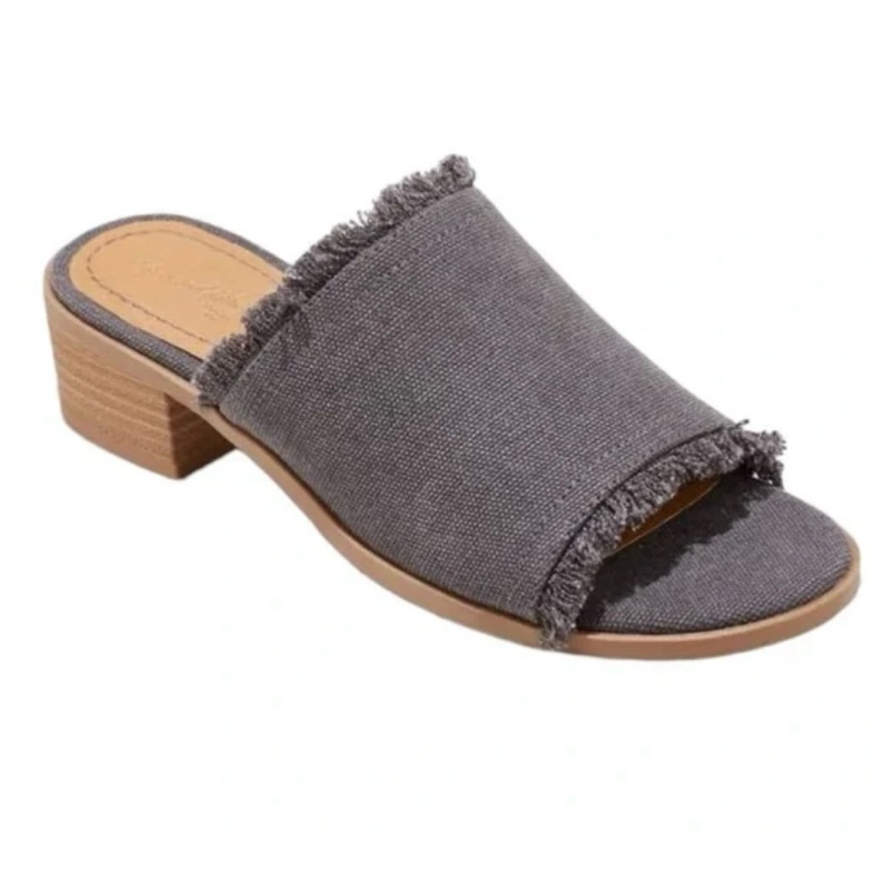 Universal Thread Charcoal Frayed Slide Sandals sz 10